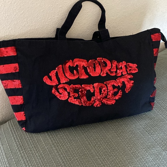Victoria Secret Red Lips Tote Bag - Picture 5 of 7